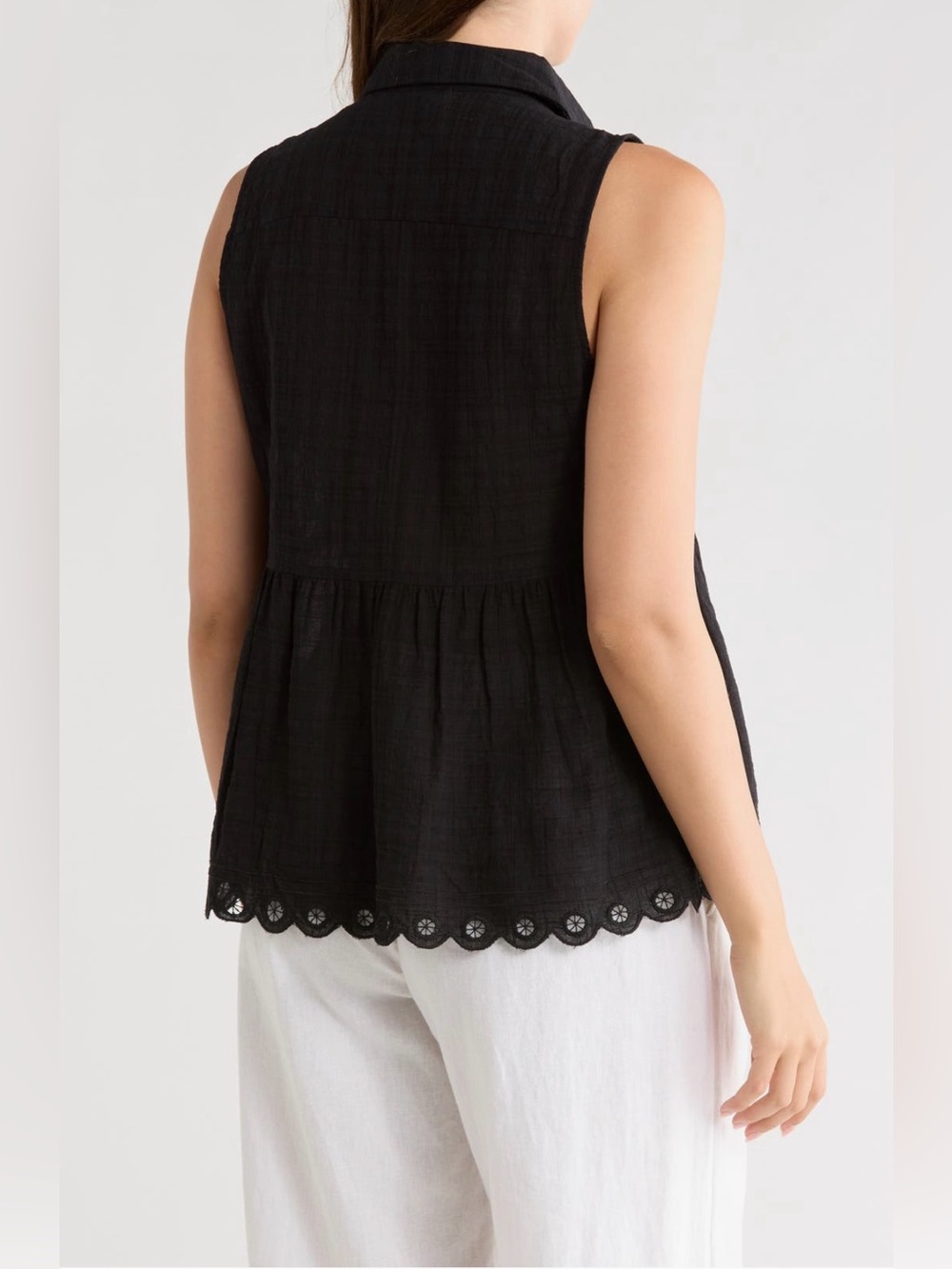 MAX STUDIO Sleeveless Button Front Eyelet Top / Black / Size: XL